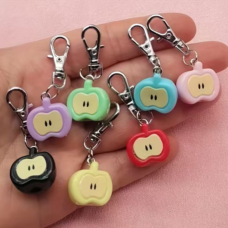 Phone Accessory - 7 sztuk żywicznych breloków w kształcie